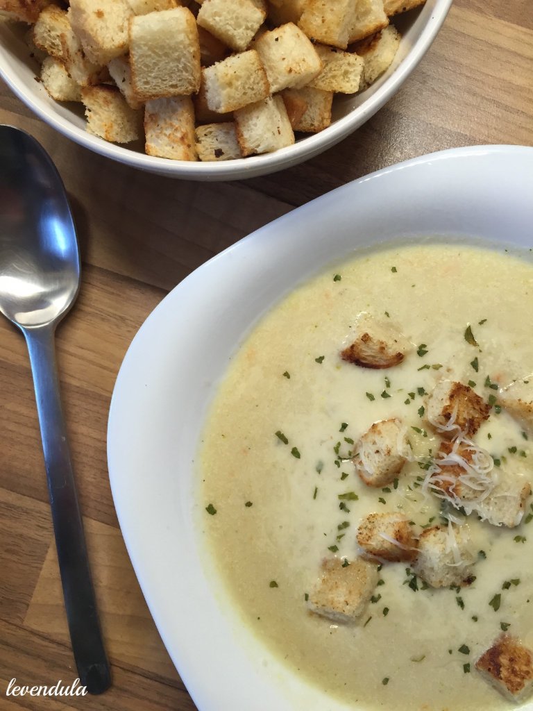 Karalábé krémleves