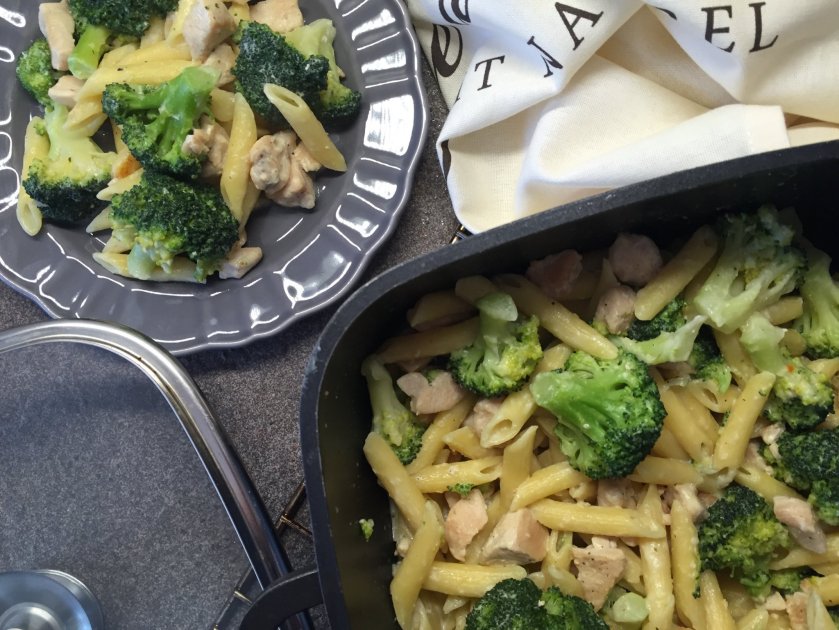 Csirkés-brokkolis One Pot&nbsp;Pasta