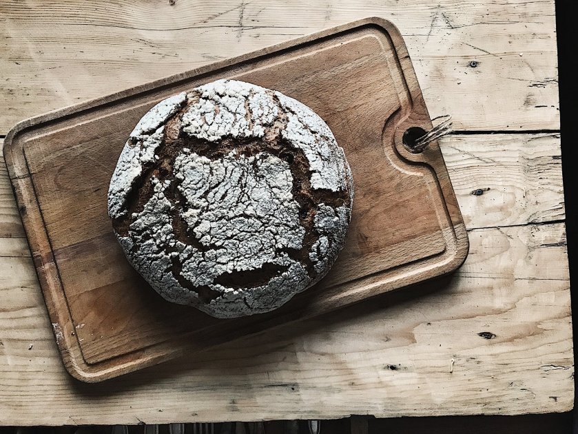 Rozsos, aszalt szilvás-pirított magvas&nbsp;kenyér