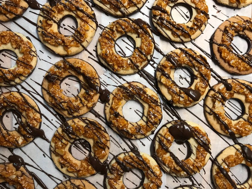 Samoas keksz, a mandulás-karamellás cserkészsüti