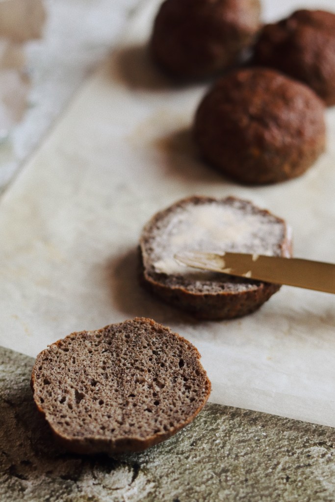 Lenmaglisztes zsemle