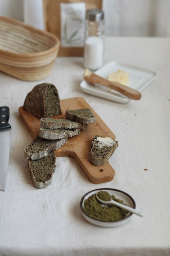 Kovászos fehér kenyér kendermagliszttel