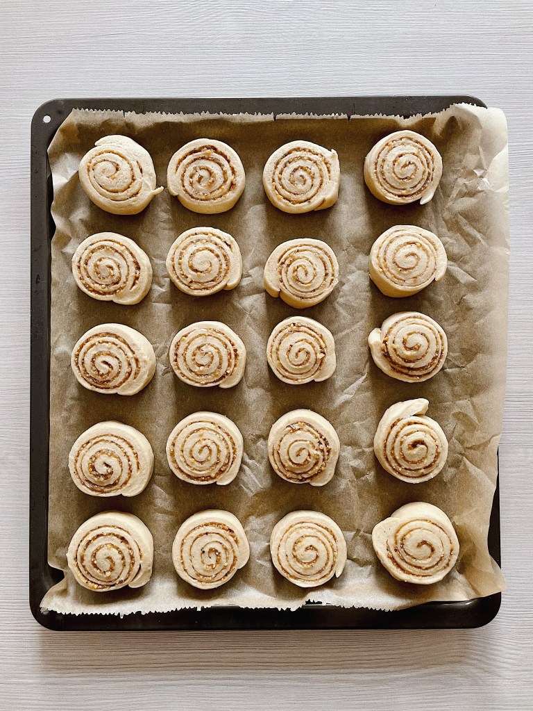 Nussige Hefeschnecken (Diós fahéjas kelt&nbsp;csiga)